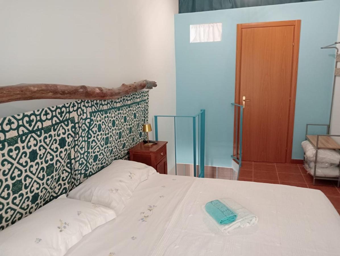 Casa Vacanze Da Clara 卡斯特罗维拉里 外观 照片