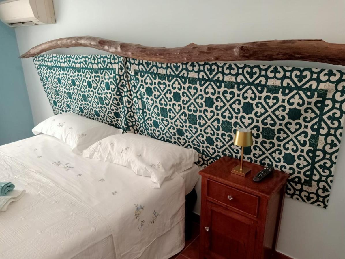 Casa Vacanze Da Clara 卡斯特罗维拉里 外观 照片
