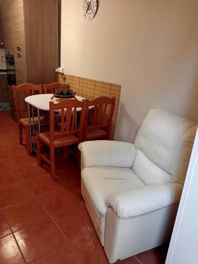 Casa Vacanze Da Clara 卡斯特罗维拉里 外观 照片
